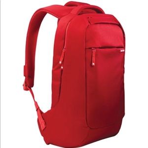 Incase Designs ICON Lite Pack